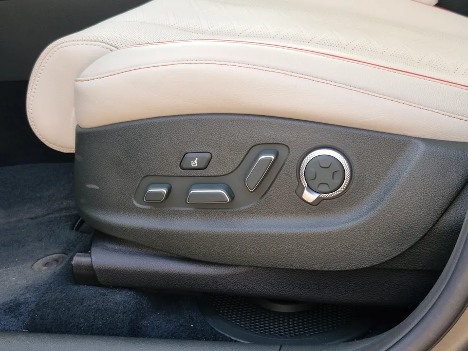 2025 Genesis GV80 Premium 