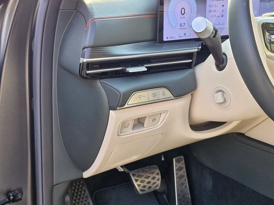 2025 Genesis GV80 Premium 