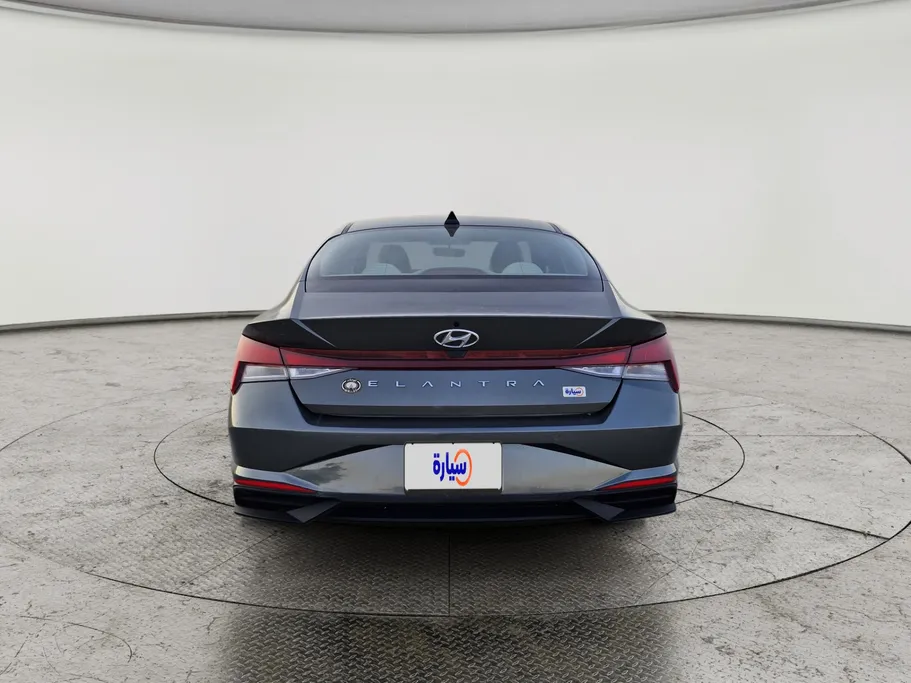 2023 Hyundai Elantra Smart 