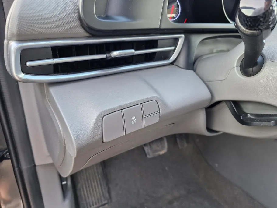 2023 Hyundai Elantra Smart 