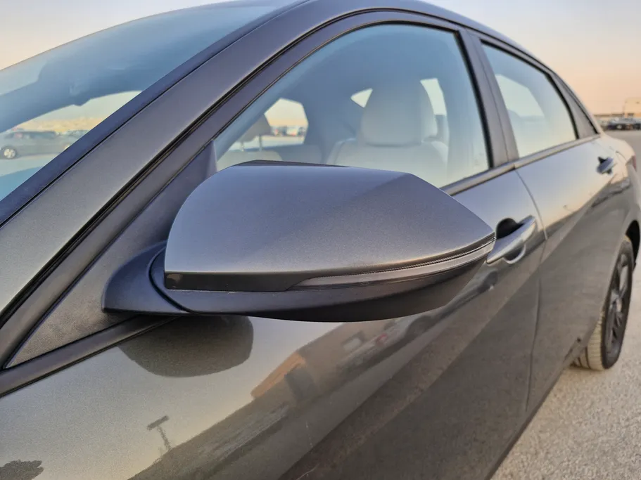 2023 Hyundai Elantra Smart 