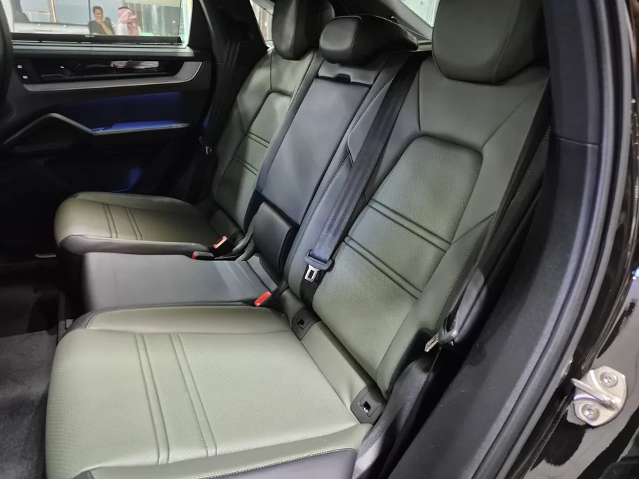 2025 Porsche Cayenne Coupe 