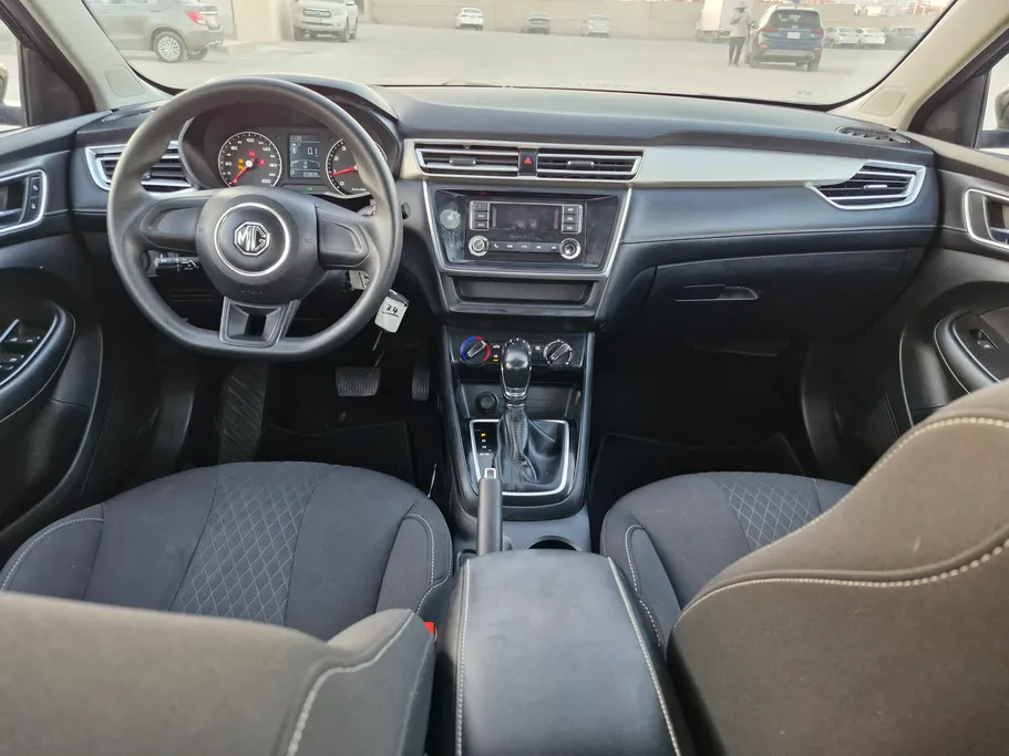 ام جي 5 STD 2023 