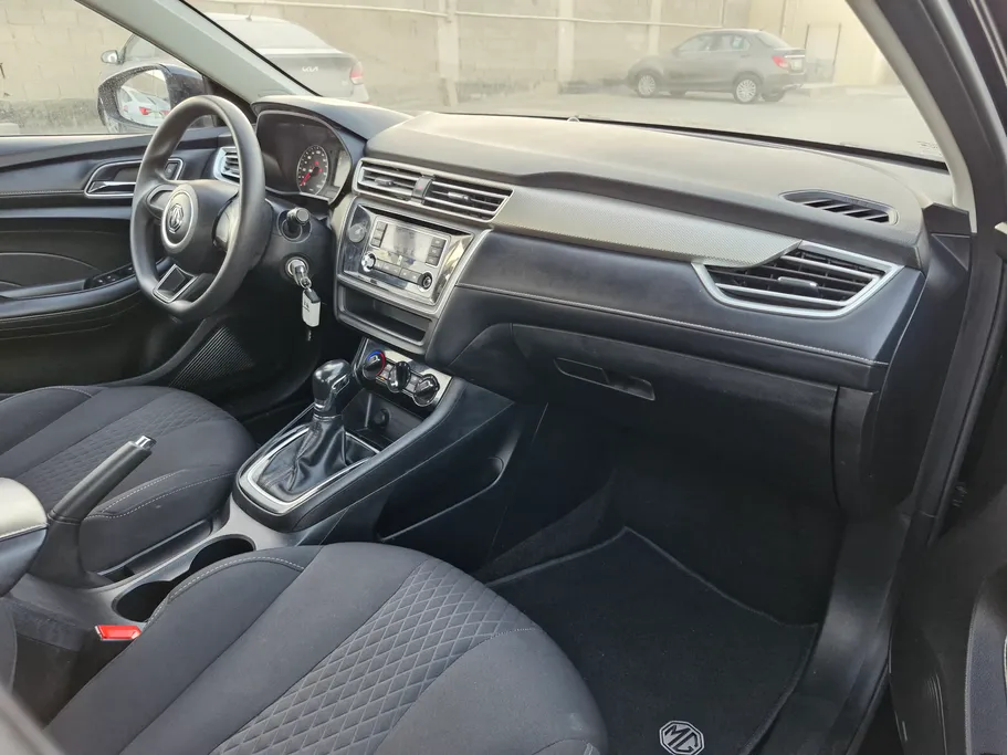 ام جي 5 STD 2023 