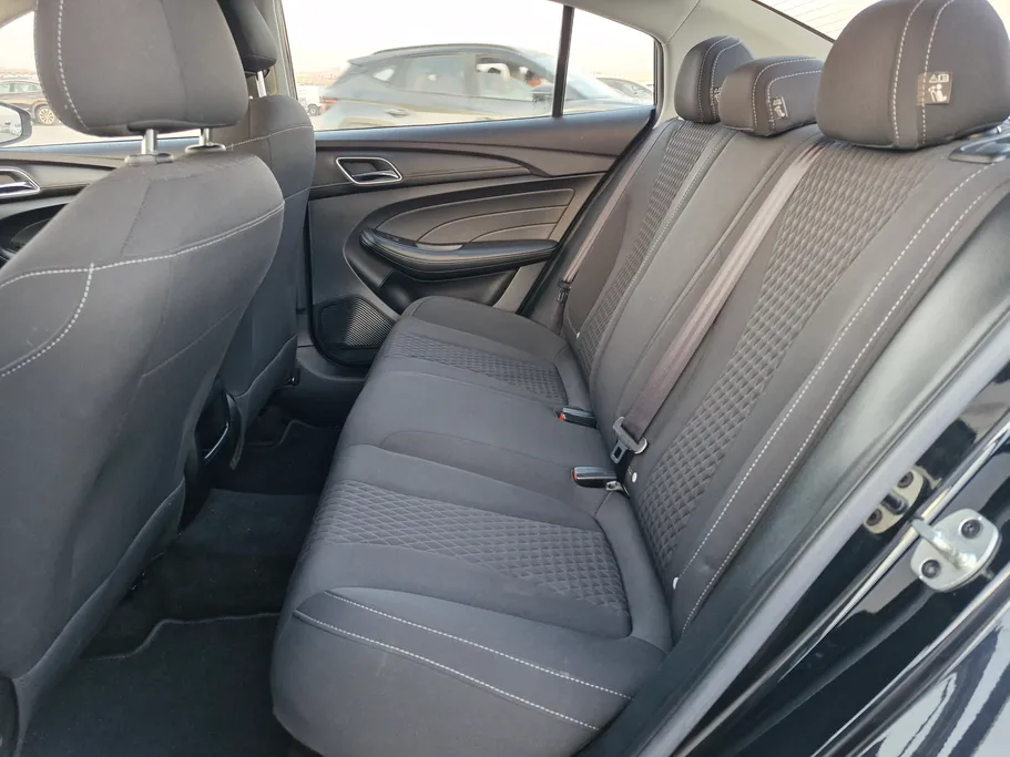 ام جي 5 STD 2023 