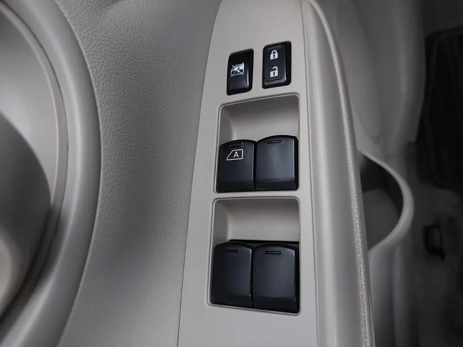 2023 Nissan Sunny SV Comfort 