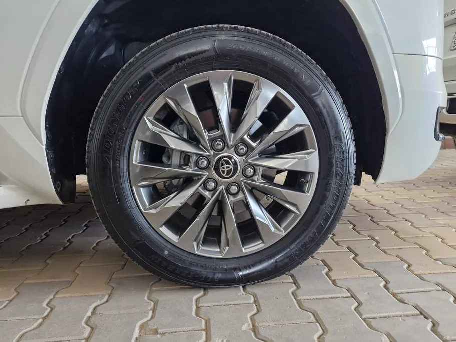 2023 Toyota Land Cruiser GXR 