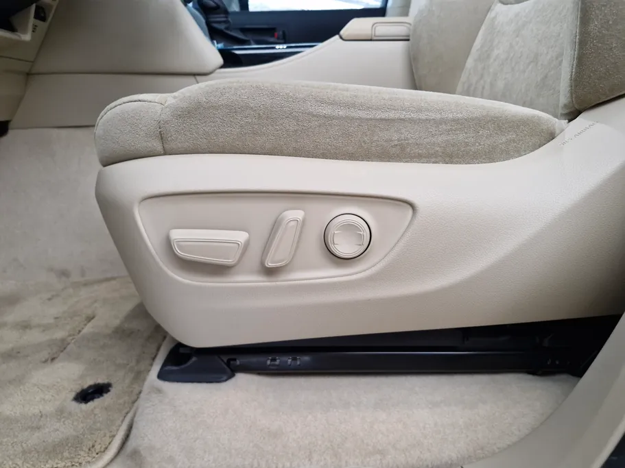 2023 Toyota Land Cruiser GXR 