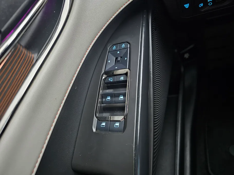 فورد تورس تيتانيوم الإصدار الجديد 2023 