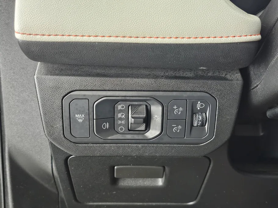 فورد تورس تيتانيوم الإصدار الجديد 2023 