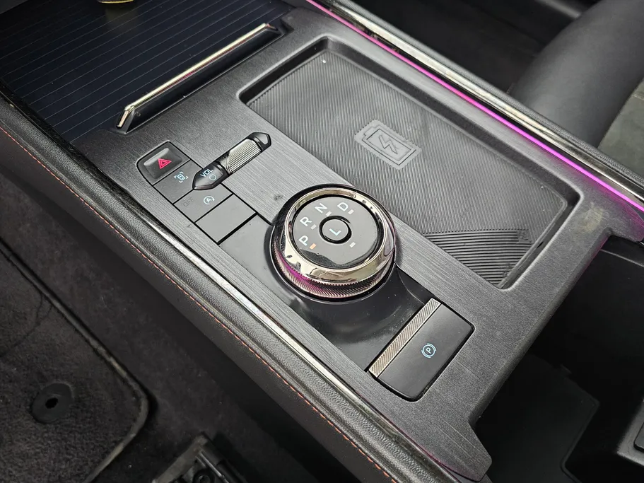 فورد تورس تيتانيوم الإصدار الجديد 2023 