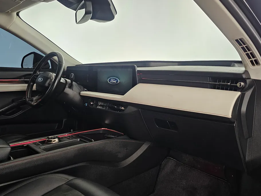 فورد تورس تيتانيوم الإصدار الجديد 2023 