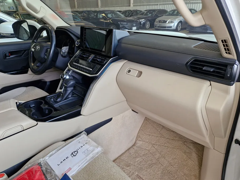 تويوتا لاندكروزر GXR 2022 