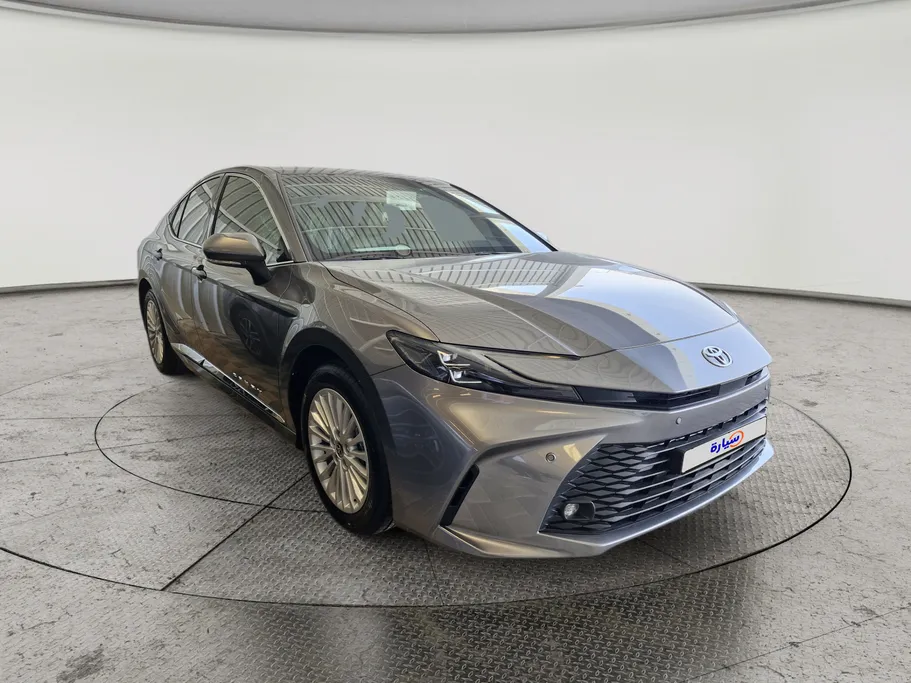 تويوتا كامري LE 2025 