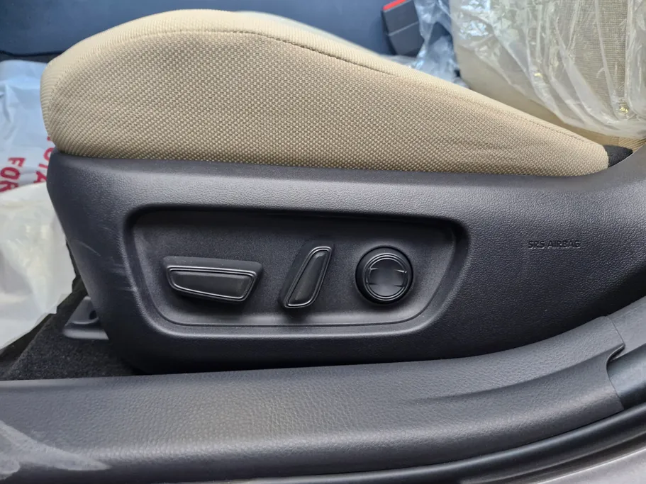 تويوتا كامري LE 2025 