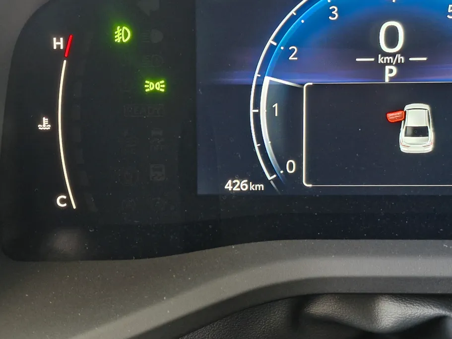 تويوتا كامري LE 2025 