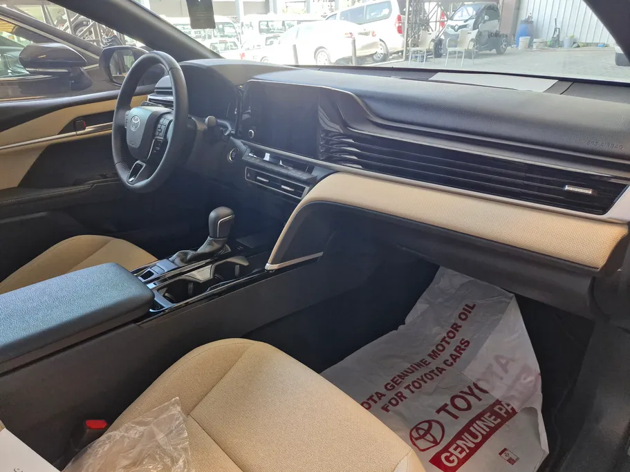 تويوتا كامري LE 2025 