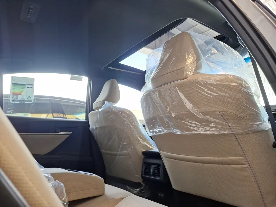 تويوتا كامري LE 2025 