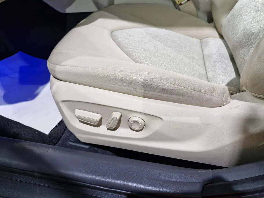 2024 Toyota Camry  GLE HEV  