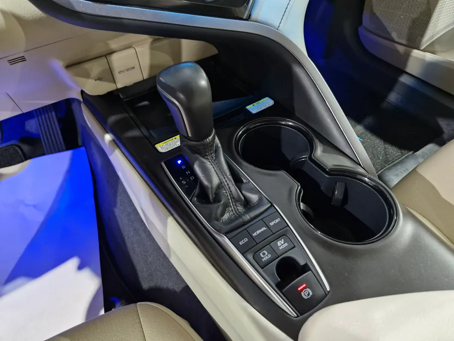 2024 Toyota Camry  GLE HEV  