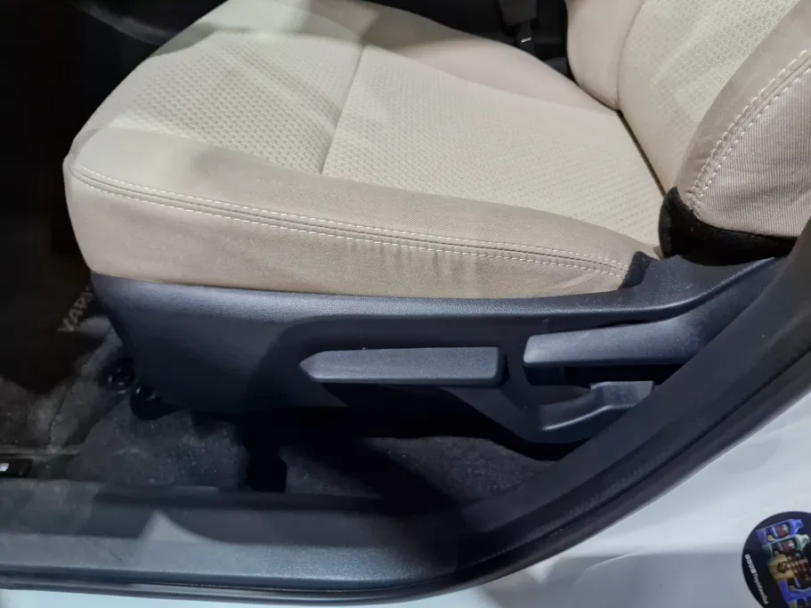 2024 Toyota Yaris  YX 