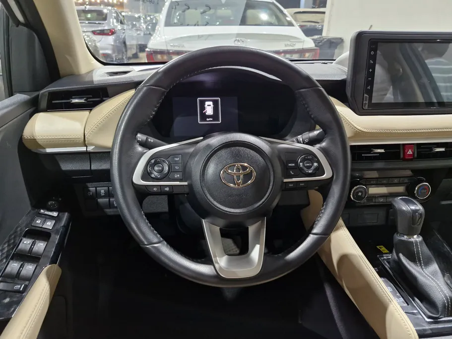 2024 Toyota Yaris  YX 