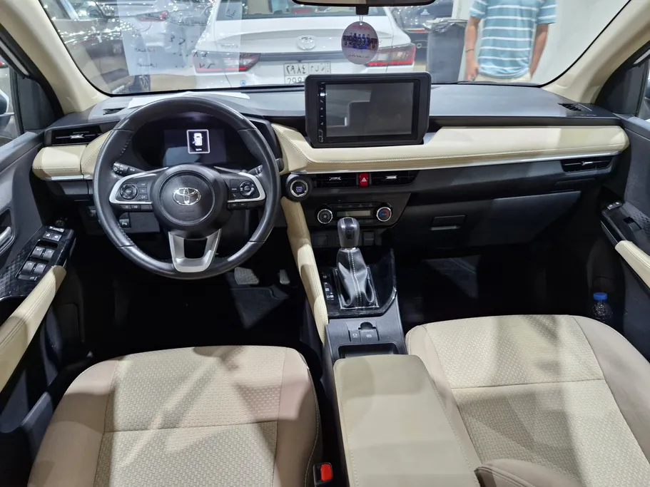 2024 Toyota Yaris  YX 