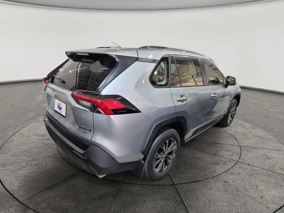 2025 تويوتا RAV4 XLE 