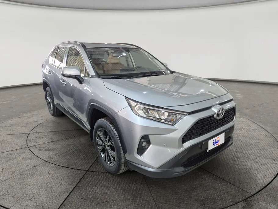 2025 تويوتا RAV4 XLE 