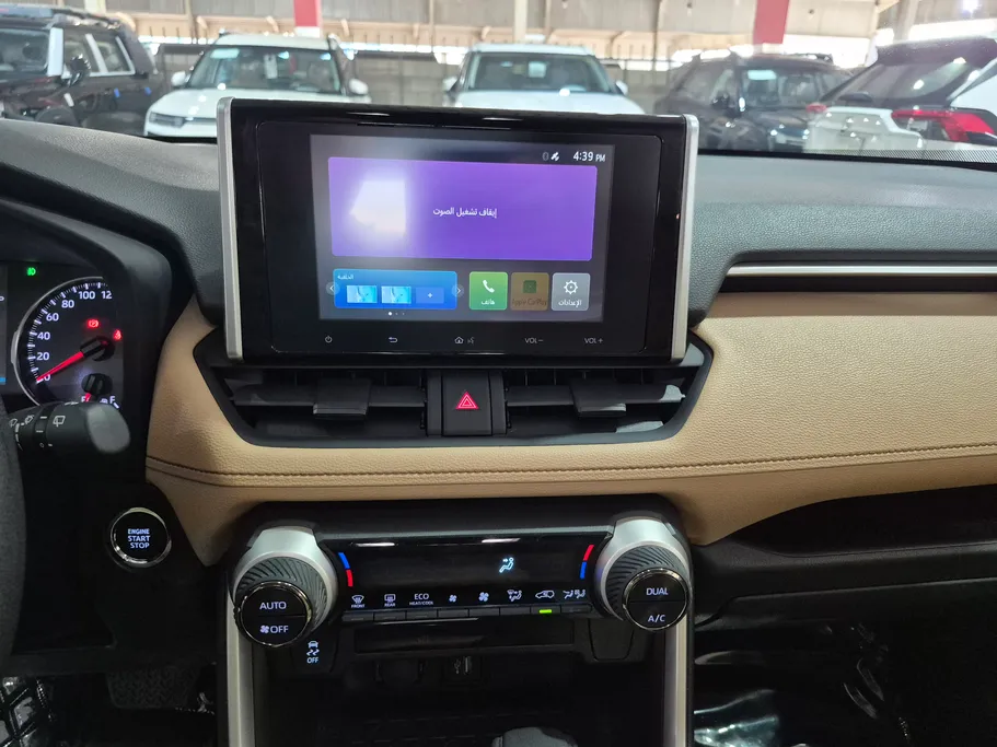 2025 تويوتا RAV4 XLE 