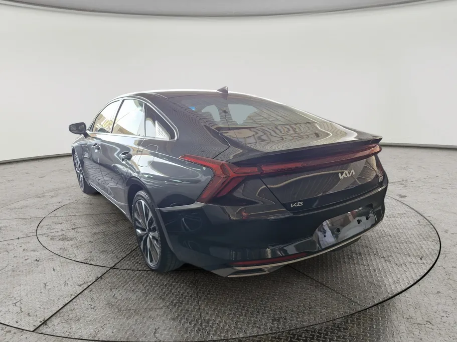 2022 Kia K8 GL 
