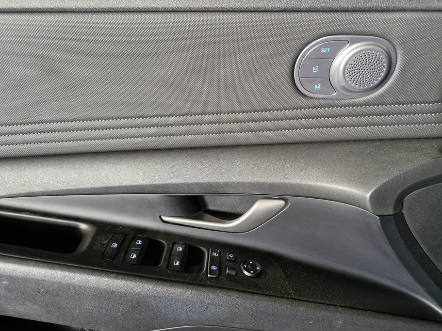 2023 Hyundai Elantra PREMIUM 