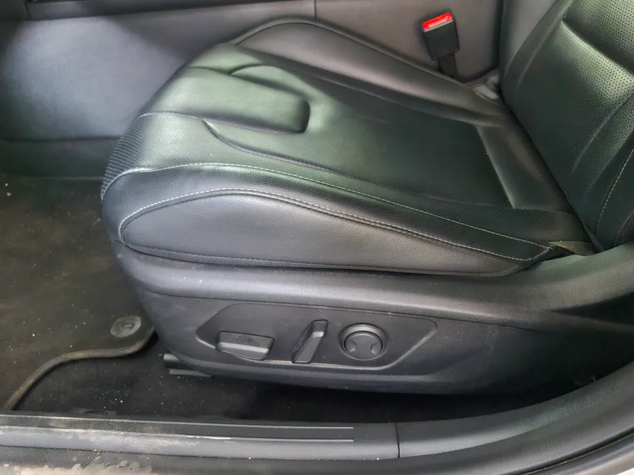 2023 Hyundai Elantra PREMIUM 