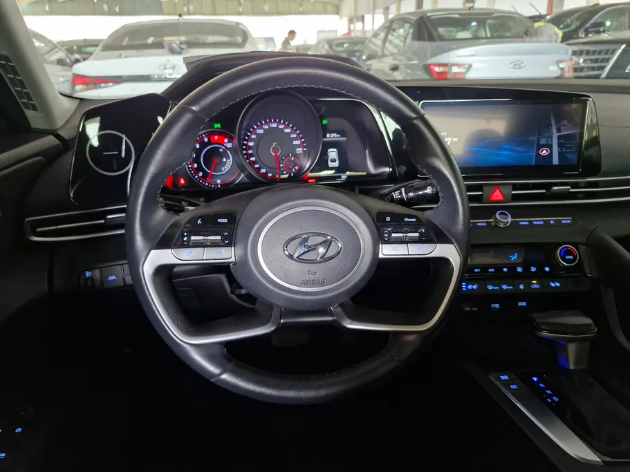 2023 Hyundai Elantra PREMIUM 