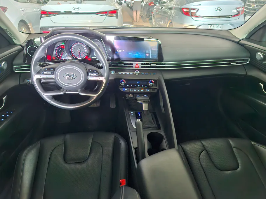 2023 Hyundai Elantra PREMIUM 