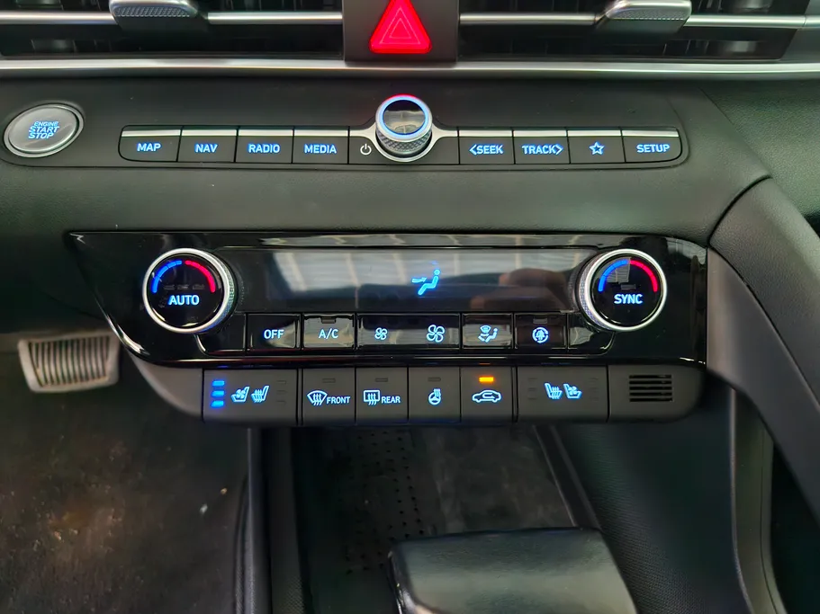 2023 Hyundai Elantra PREMIUM 