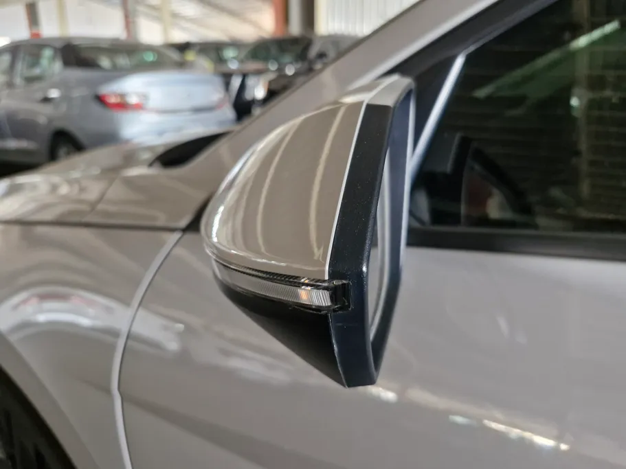 2023 Hyundai Elantra PREMIUM 