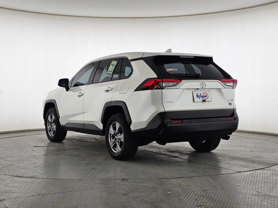 تويوتا راف فور LE 2022 