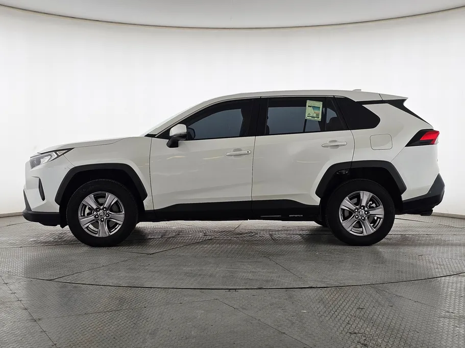 تويوتا راف فور LE 2022 