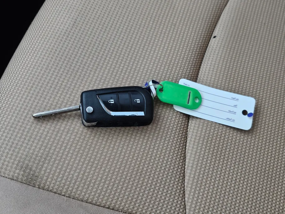 تويوتا راف فور LE 2022 