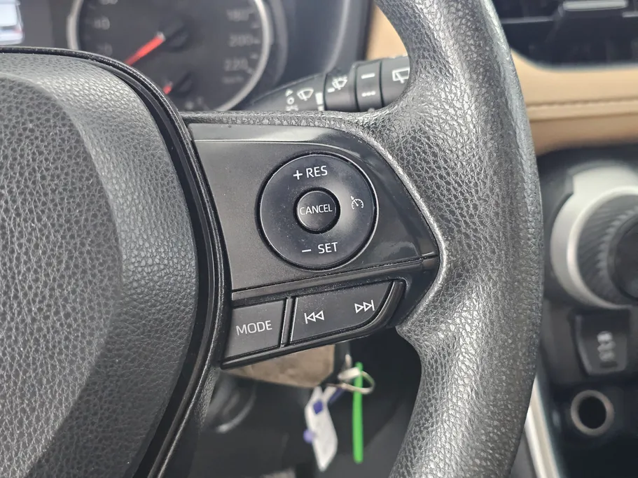 تويوتا راف فور LE 2022 