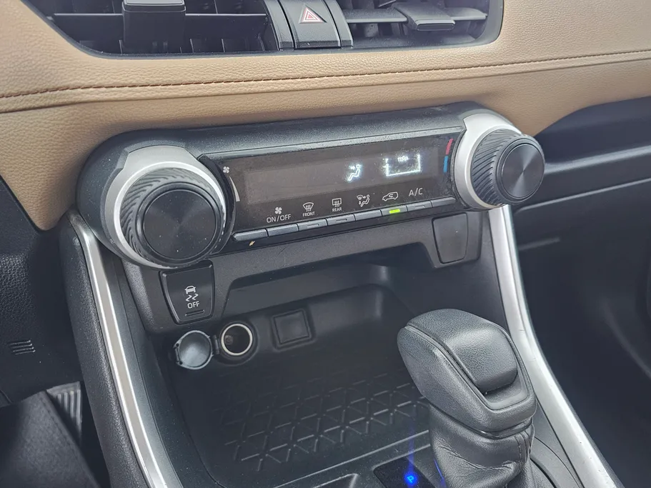 تويوتا راف فور LE 2022 