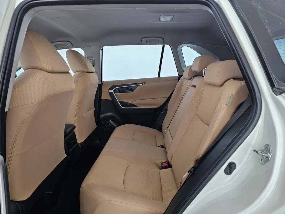 تويوتا راف فور LE 2022 