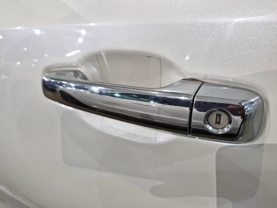 2020 Toyota Land Cruiser Grand Touring 