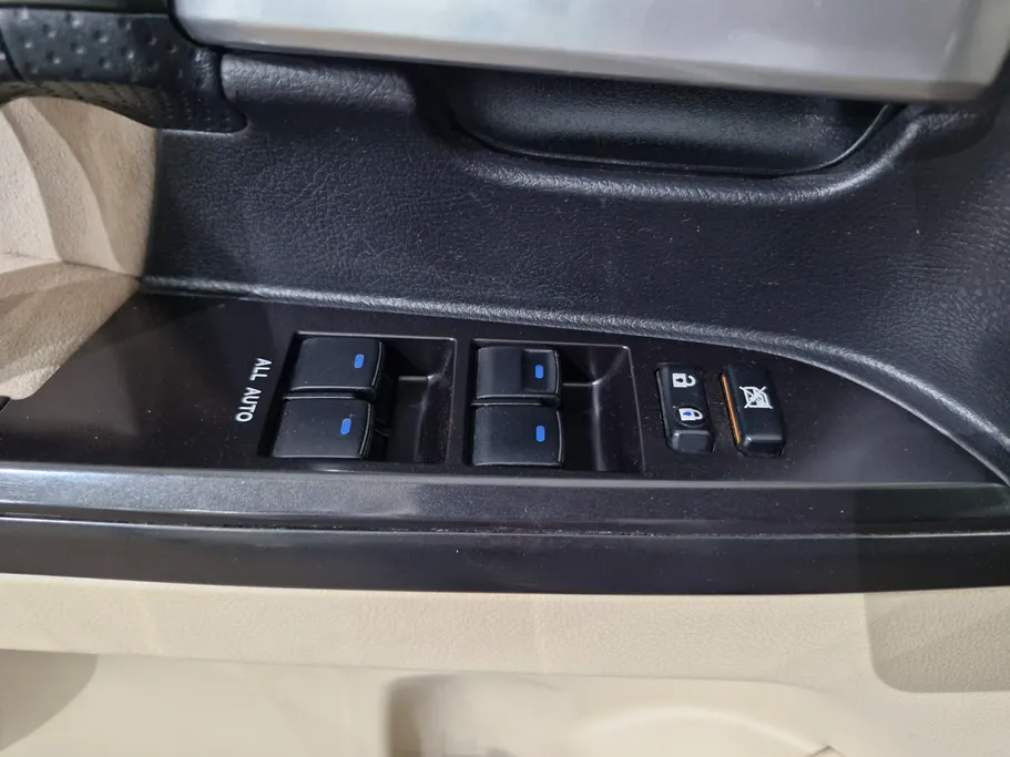 2020 Toyota Land Cruiser Grand Touring 