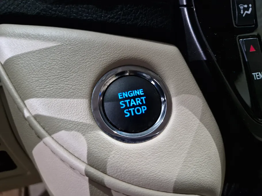 2020 Toyota Land Cruiser Grand Touring 