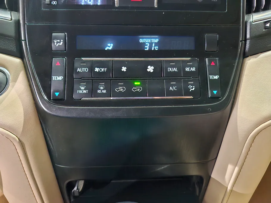 2020 Toyota Land Cruiser Grand Touring 