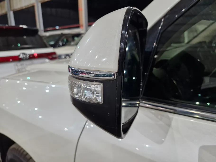 2020 Toyota Land Cruiser Grand Touring 