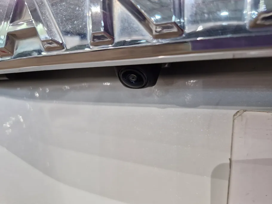 2020 Toyota Land Cruiser Grand Touring 