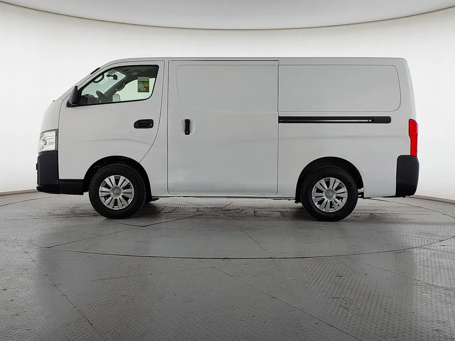 نيسان باص اورفان بضاعة 2023 